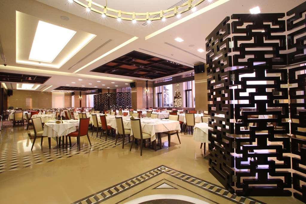 Lancaster Raouche Hotel Beirut Restaurant photo