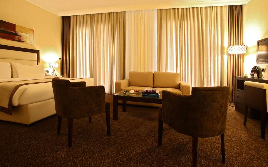 Lancaster Raouche Hotel Beirut Room photo